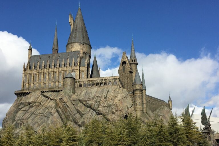 hogwarts, castle, harry potter-2404482.jpg